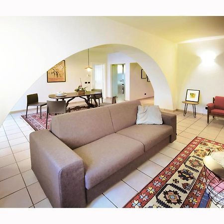 Due Dei Mille. Incantevole Casa In Centro Ad Alba Exterior foto
